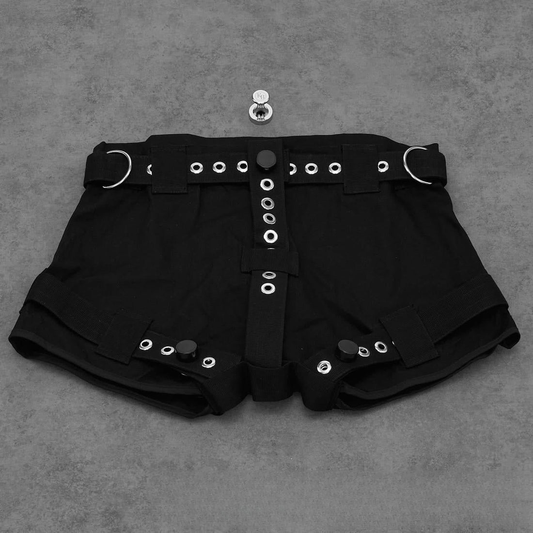 Abschließbare BDSM Windelhose – Schwarz