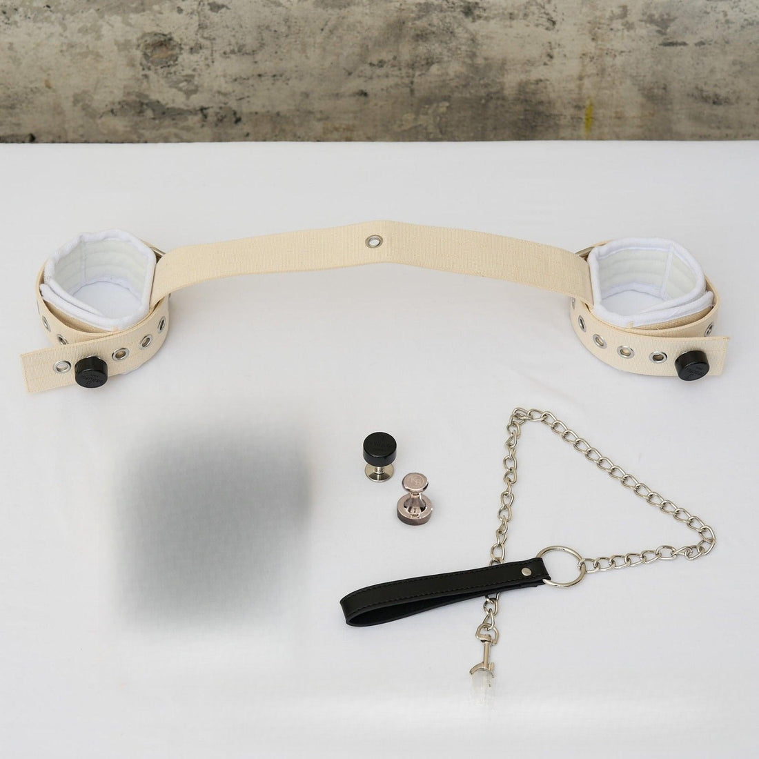 BDSM Yoke Stockade Set White