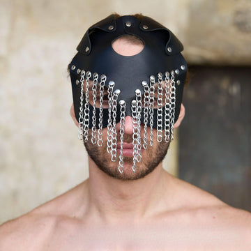 BDSM-Maske mit Ketten