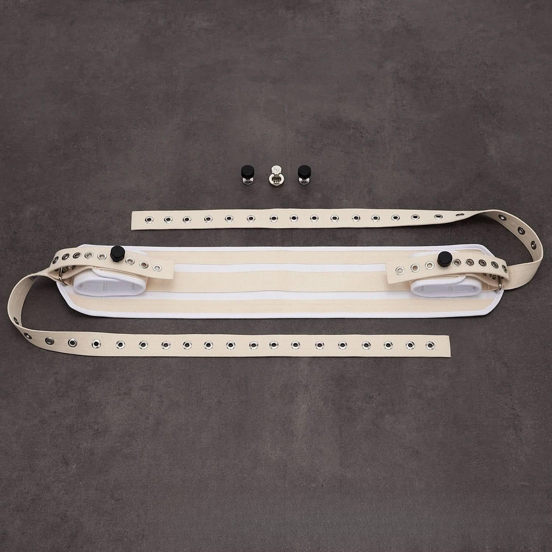 Fuß-BDSM-Bettfessel mit Verbindungsriemen Weiß