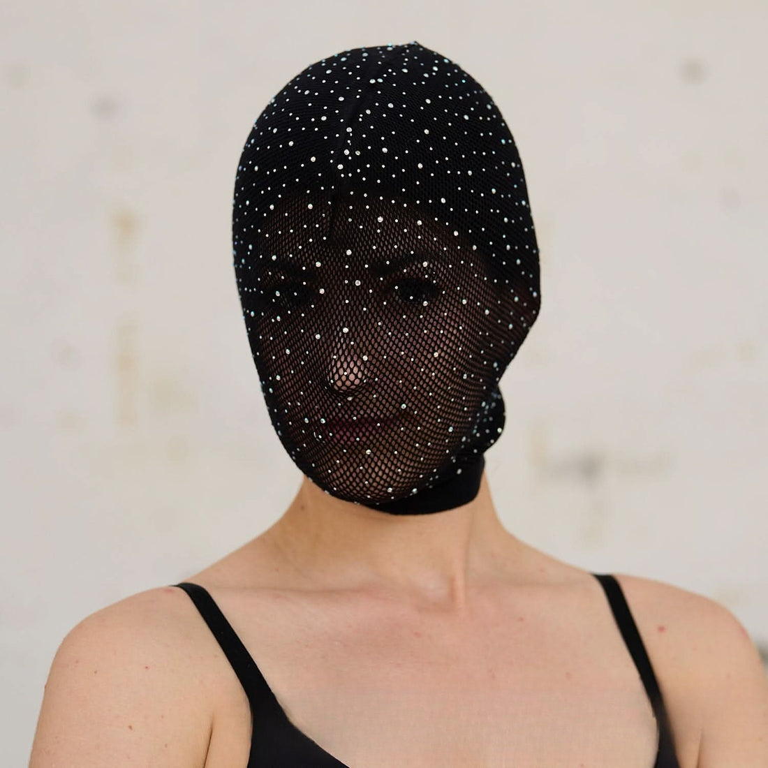 Strumpfmaske mit Diamanten